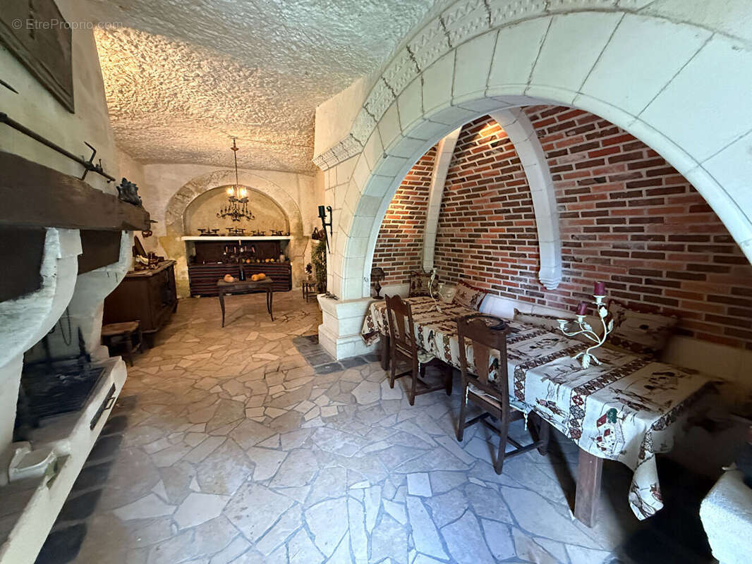 Maison à LA CHARTRE-SUR-LE-LOIR