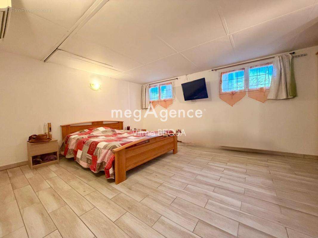 Maison familiale de caractère 8 pièces – 270 m² habitables – Dépendance – Double garage - photo 14