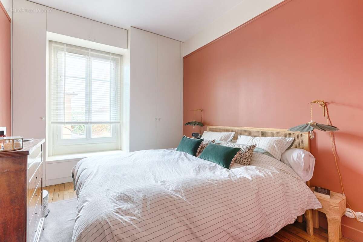 Appartement à LA GARENNE-COLOMBES
