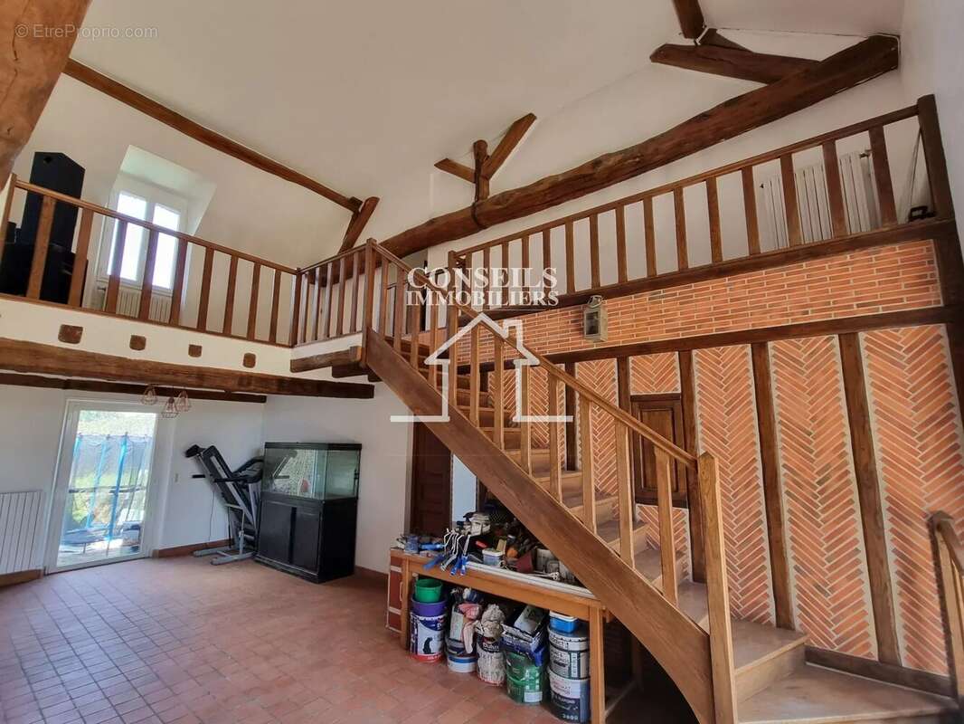 Maison à VILLENEUVE-SUR-YONNE