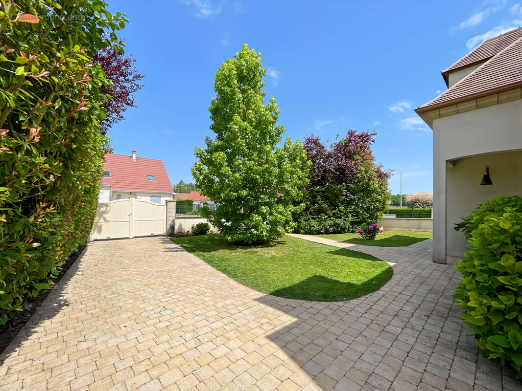 Maison à BREUIL-LE-SEC