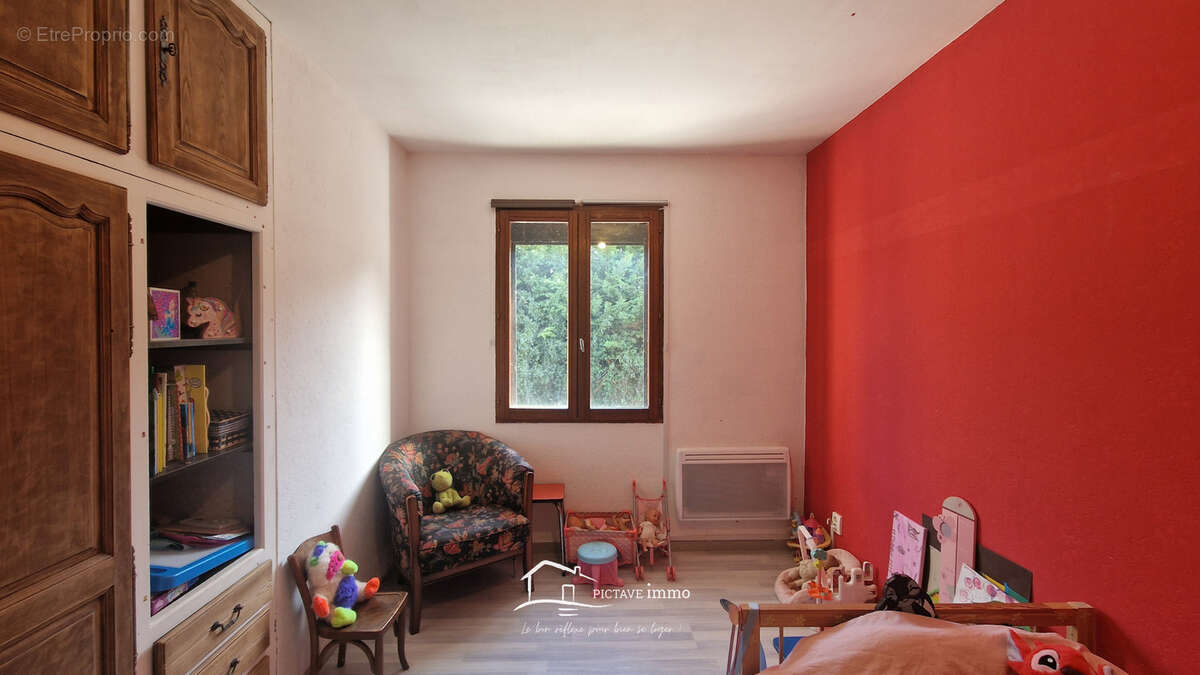 Maison de plain-pied familiale avec 4 chambres, au calme et sans vis-à-vis à proximité de Lusignan - photo 7