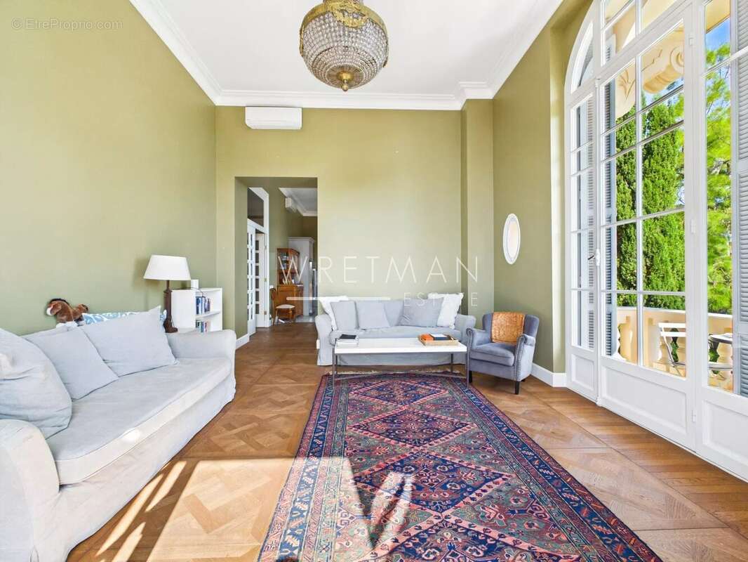 Appartement à ROQUEBRUNE-CAP-MARTIN