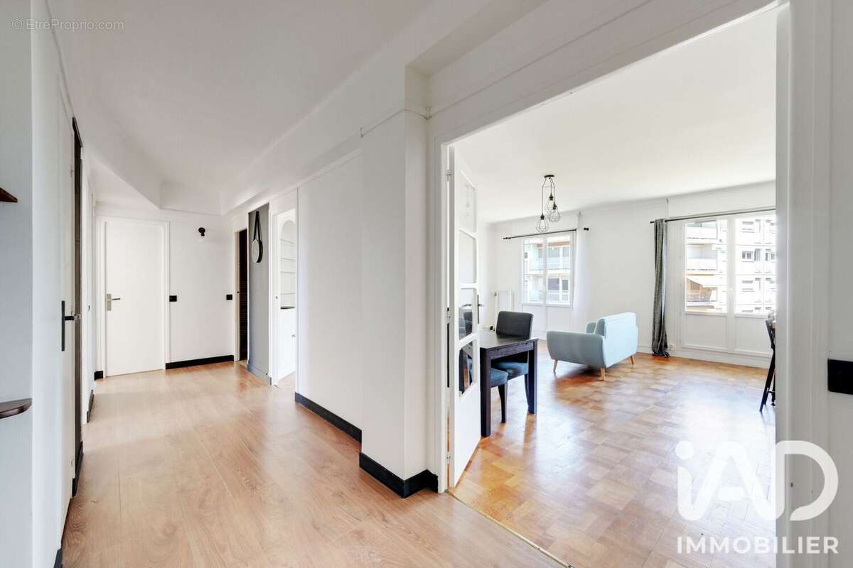 Photo 5 - Appartement à COURBEVOIE