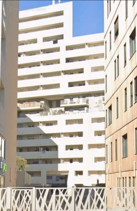 Appartement à MARSEILLE-3E