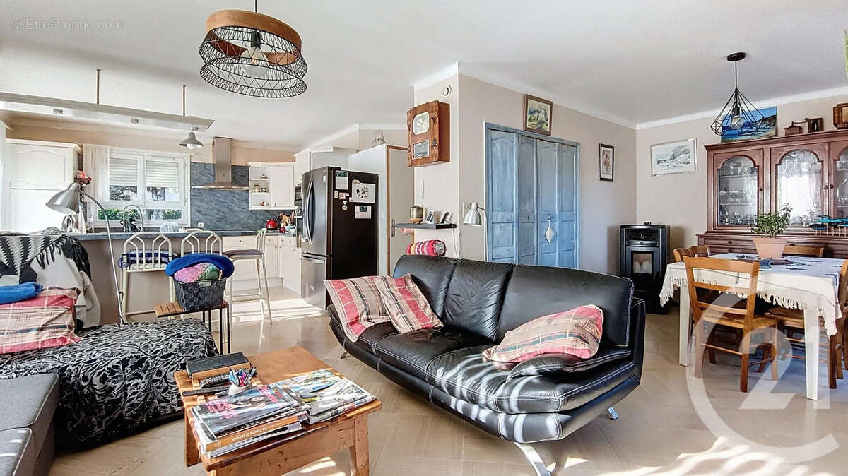 Maison à SAINT-CYR-SUR-LE-RHONE