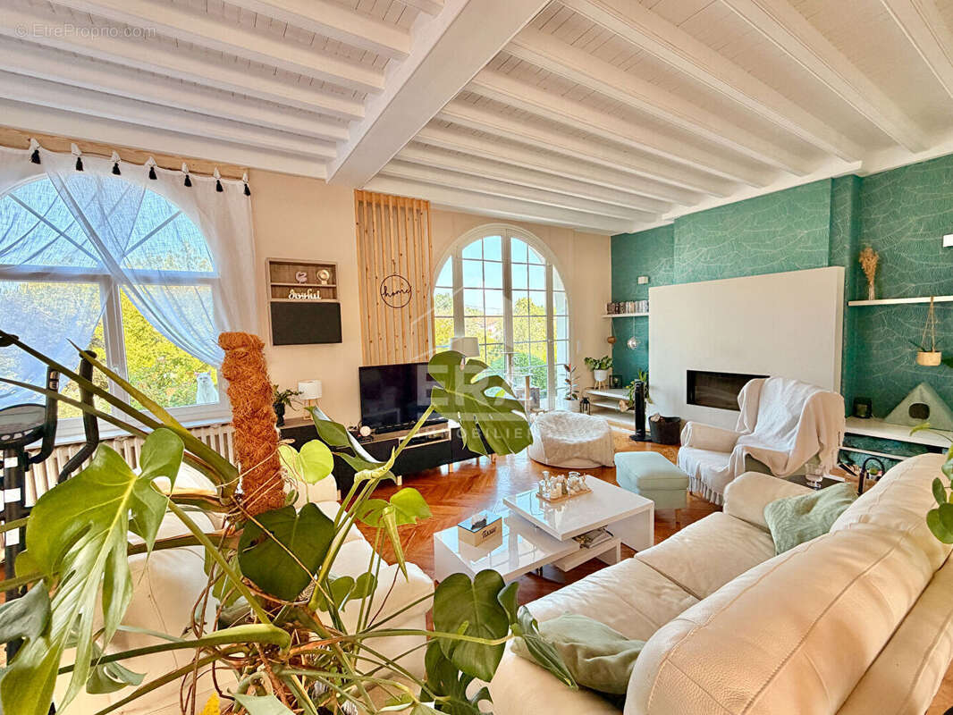 Maison à BELIN-BELIET