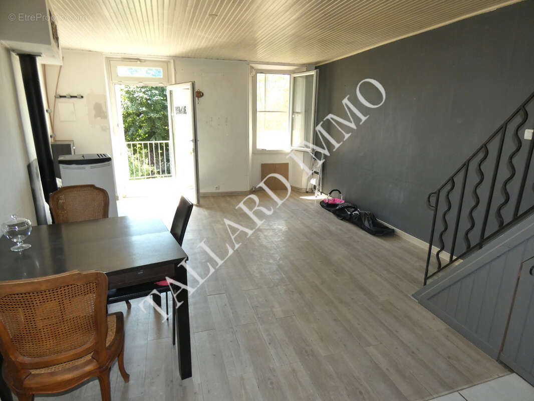 Maison T3 avec terrasse, cave, combles aménageables - photo 2