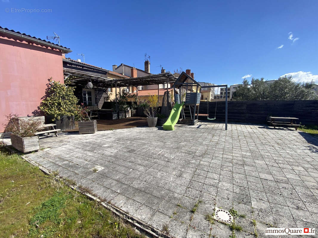 Appartement à LYON-8E