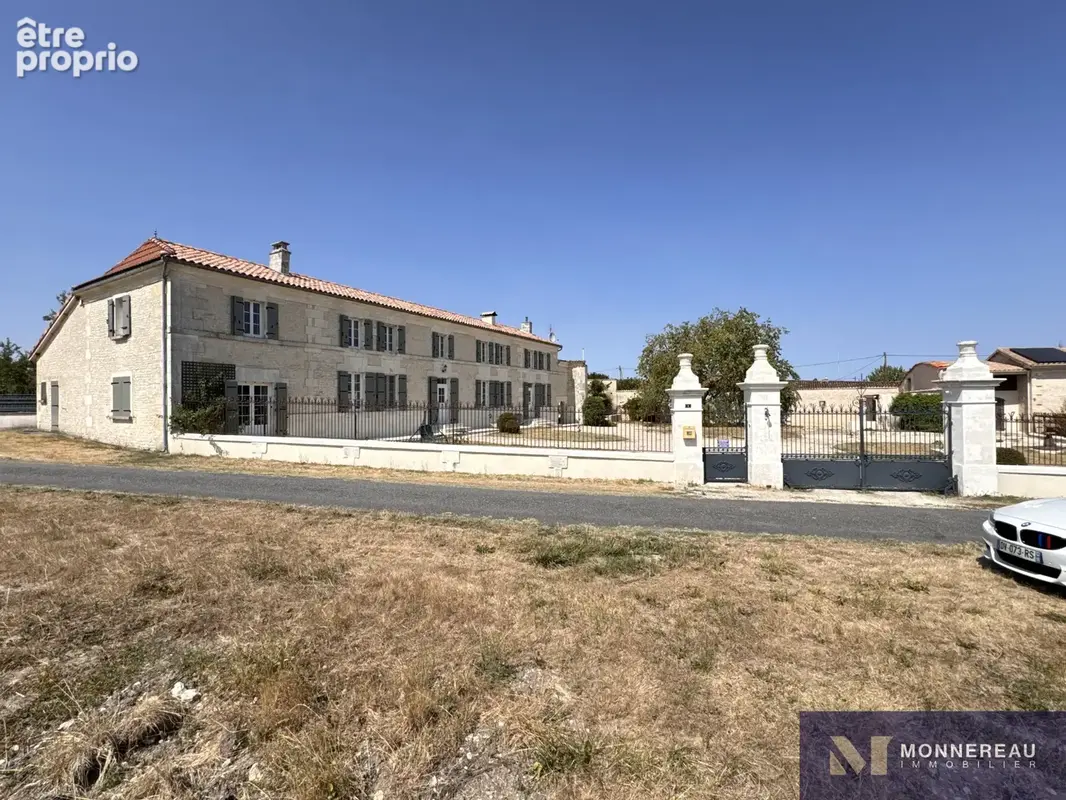 Demeure en pierre renovee avec piscine, jardin et annexe - photo 19