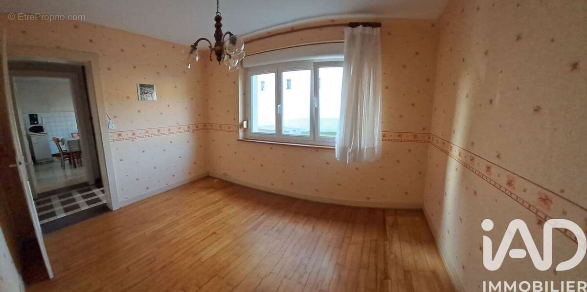 Photo 3 - Maison à MOYENVIC