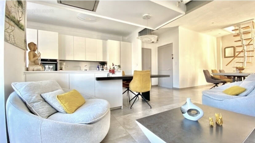 Appartement à SANARY-SUR-MER