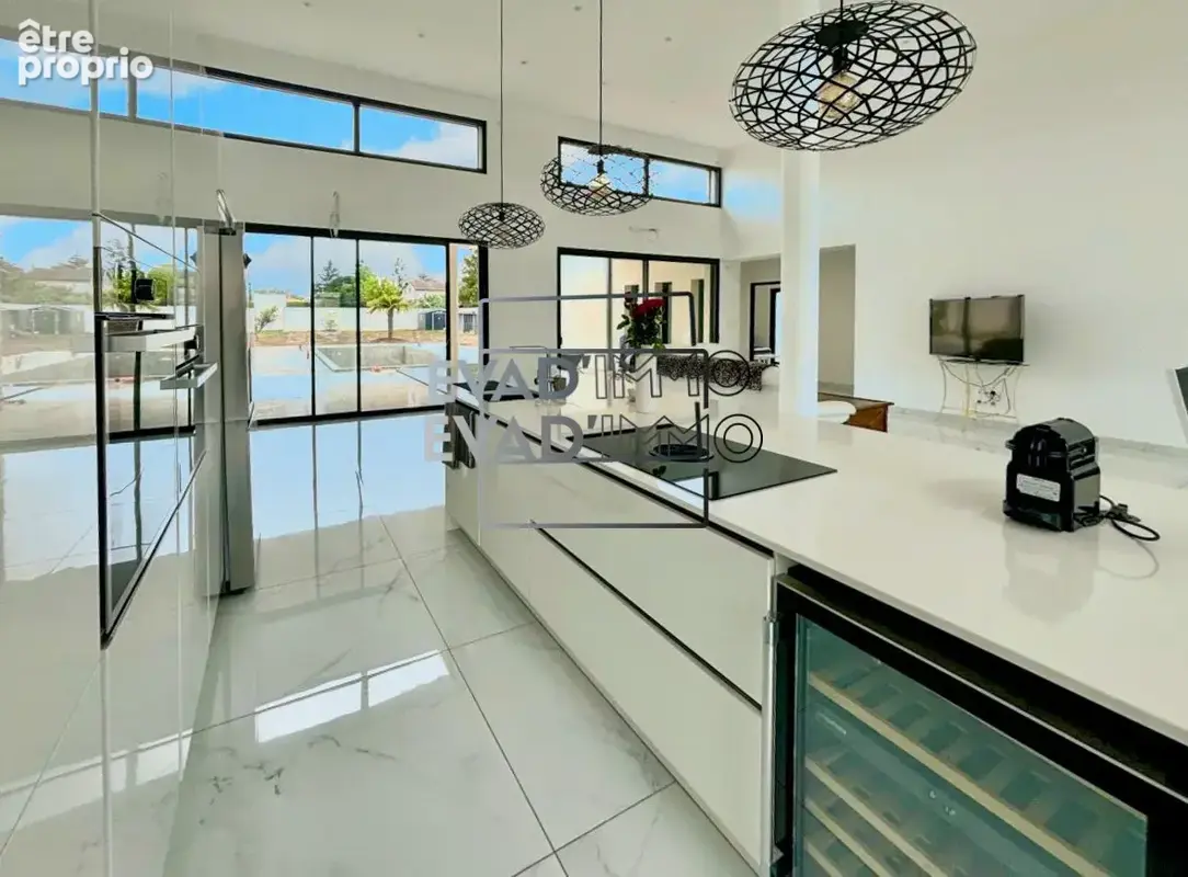 Maison 8 pièces 222 m² à vendre à Veauche (42340) - photo 3