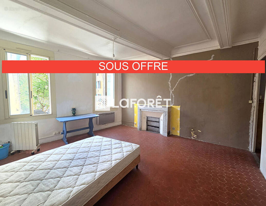 Appartement à COTIGNAC