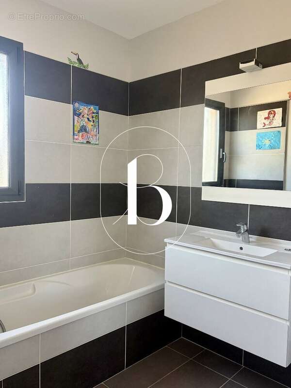 Maison contemporaine avec piscine et garage - photo 6