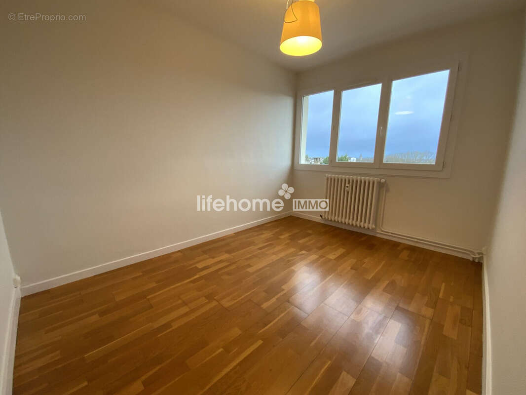 Appartement 75 m² à Chateauroux  - photo 6