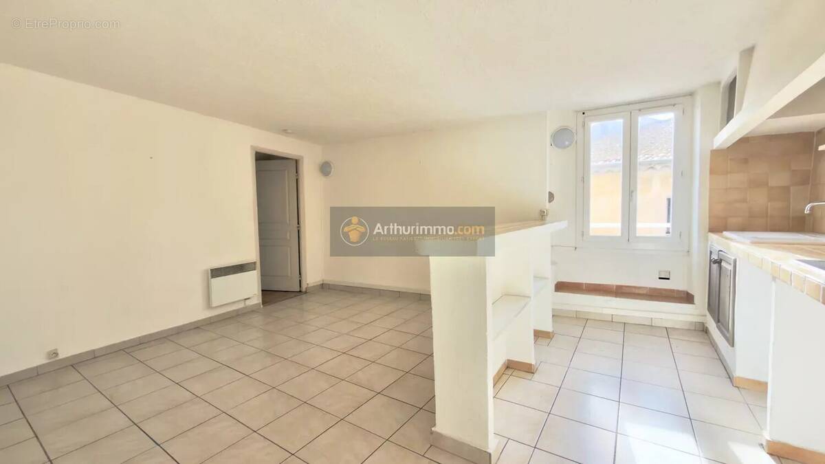 Appartement à PUGET-SUR-ARGENS