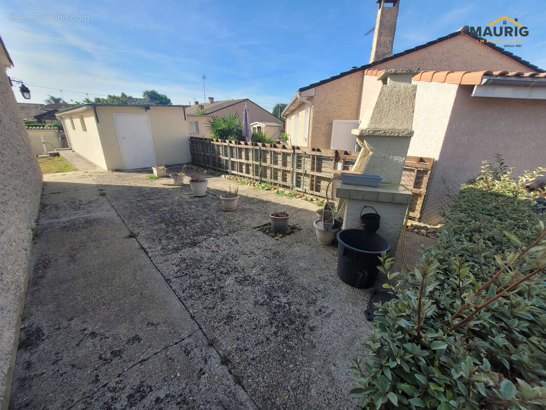 Maison à SAINTE-BAZEILLE