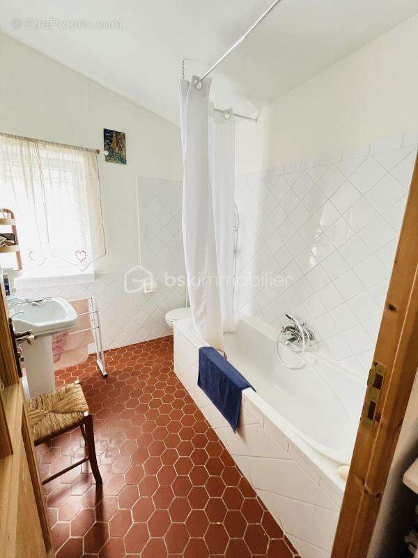 Maison à MOUSTIERS-SAINTE-MARIE