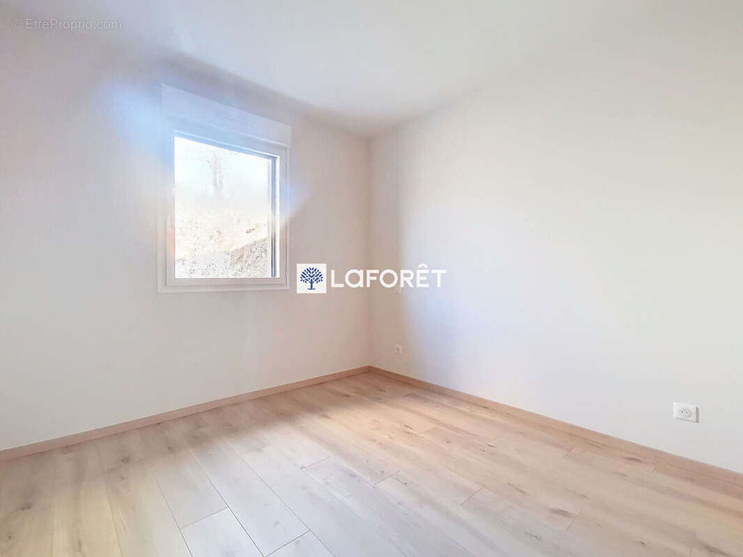 Maison à SAINT-LEGER-DU-MALZIEU