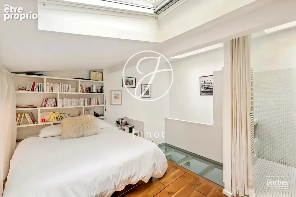 Paris 18e - MONTMARTRE - ABBESSES/LEPIC - Appartement comme une maison - 72,78m² au sol (64,55m² Carrez) - photo 11
