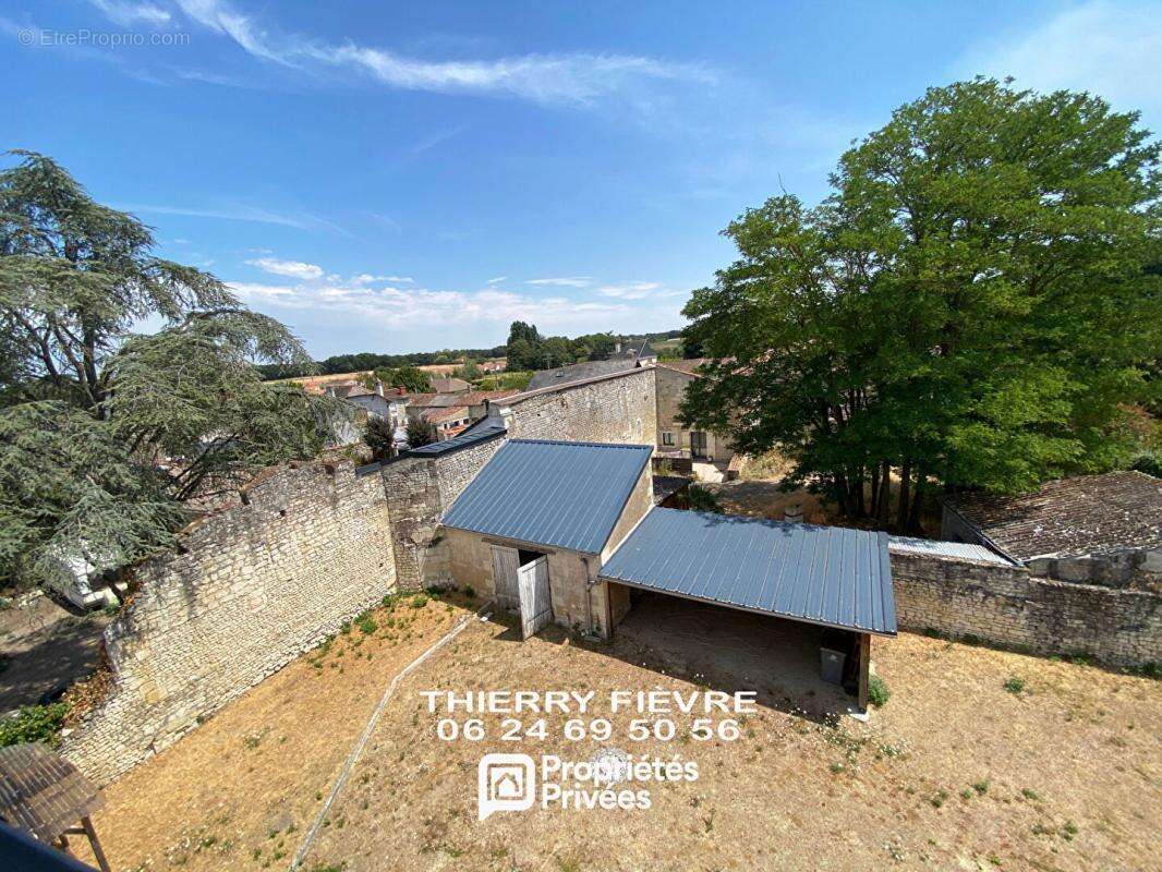 A  VENDRE 86120 LES TROIS MOUTIERS Maison bourgeoise de 299 m2 avec jardin et dépendance - photo 15