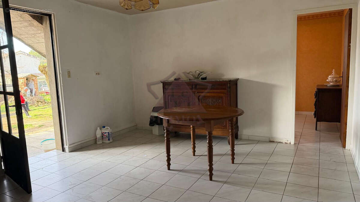 Maison à SAINT-VICTOR-DE-MALCAP