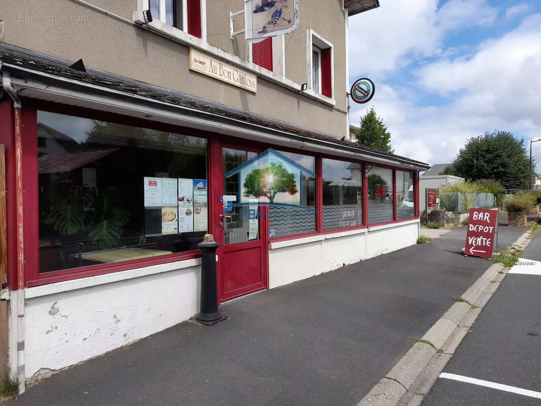 Commerce à SAINT-JULIEN-PUY-LAVEZE