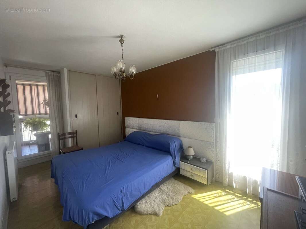 Appartement lumineux de 84,14 m² + loggia de 15 m² - photo 7