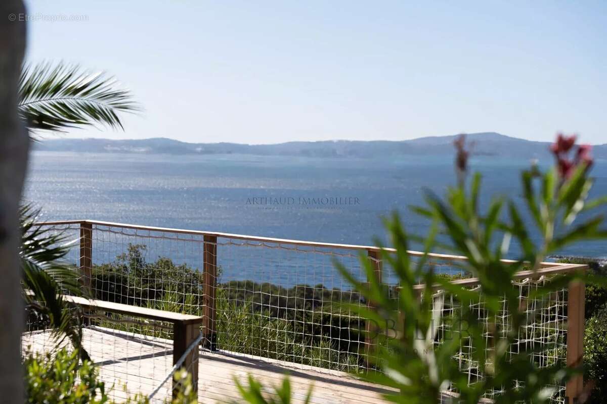 Appartement à LES ISSAMBRES