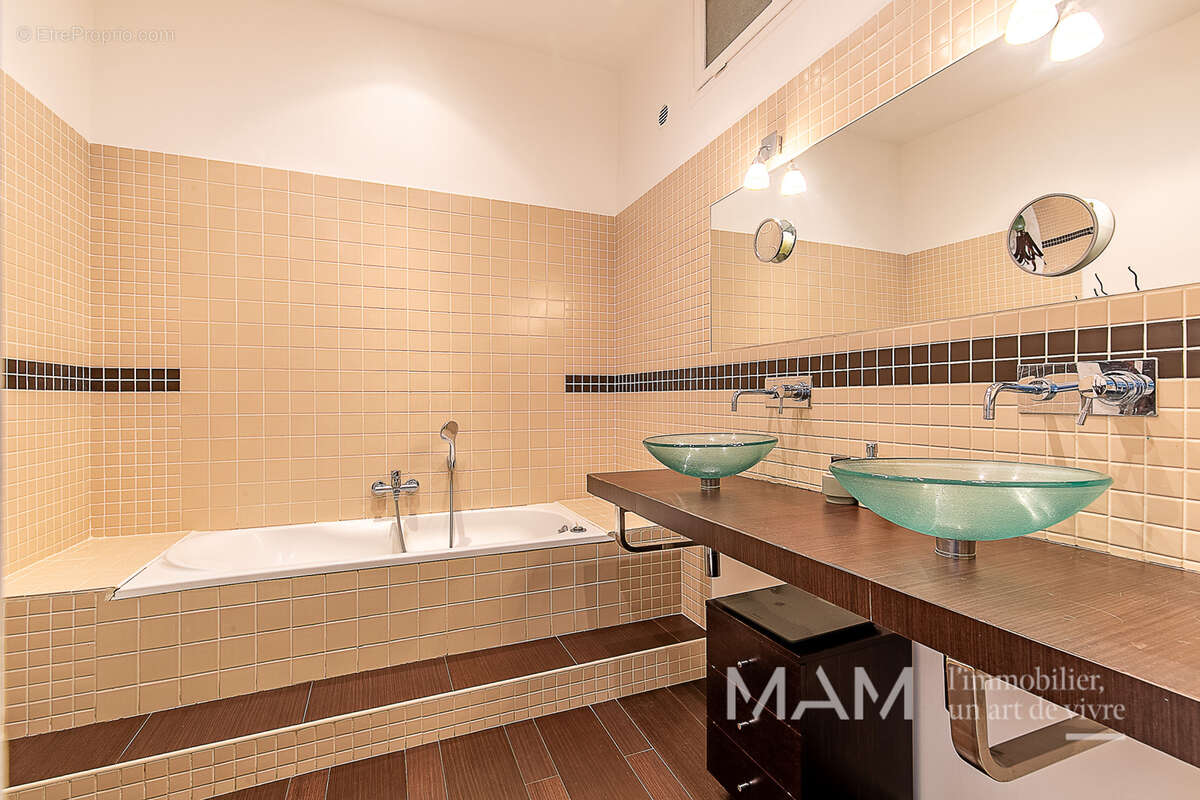 Appartement à MARSEILLE-8E