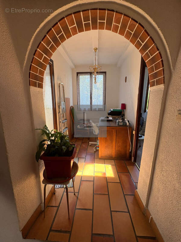 AURIOL   Maison de ville avec terrasse, jardinet, cave - photo 8