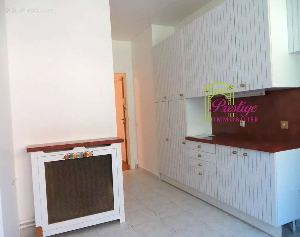 Appartement à LE MESNIL-LE-ROI