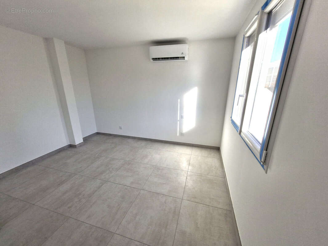Appartement à CUERS