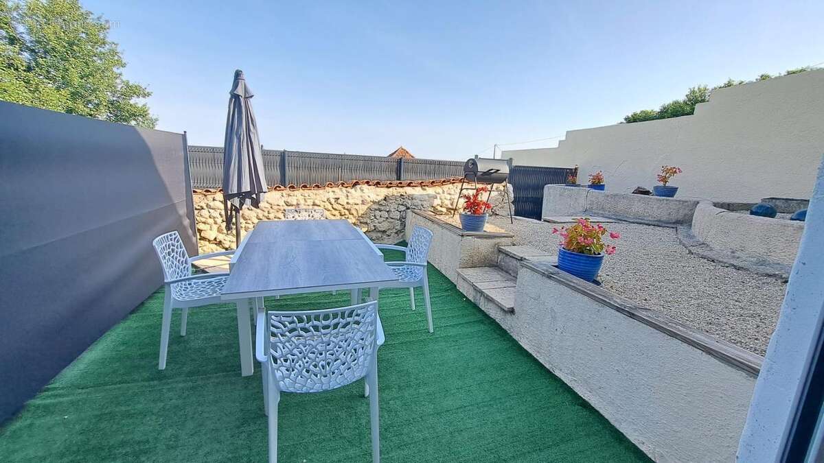Maison à SAINT-MEARD-DE-DRONE