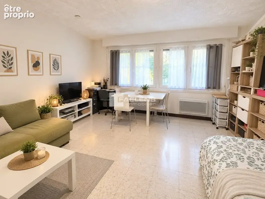 Appartement 203 m² à vendre à Valenciennes (59300) - photo 2