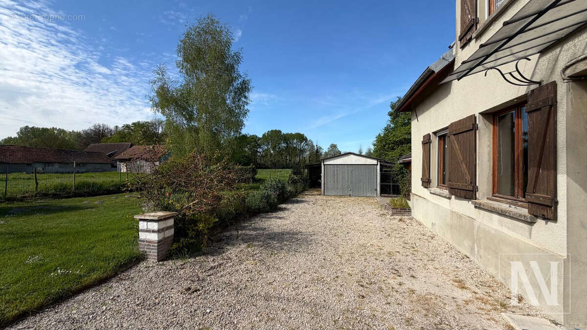 Maison à RILLY-SAINTE-SYRE