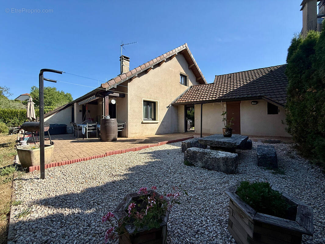 Maison à MOIRANS-EN-MONTAGNE