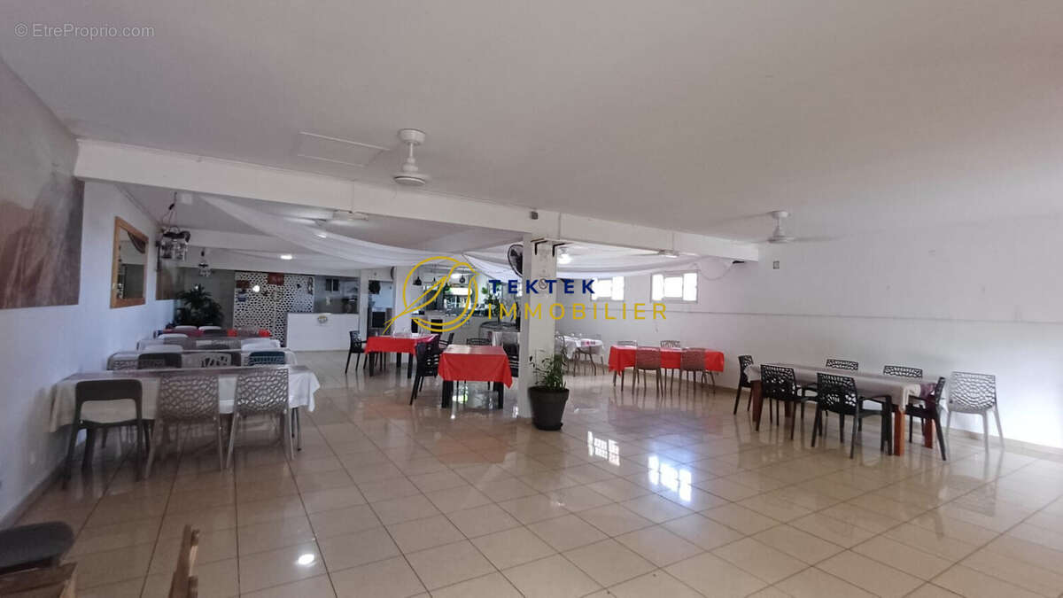 Commerce à PETITE-ILE