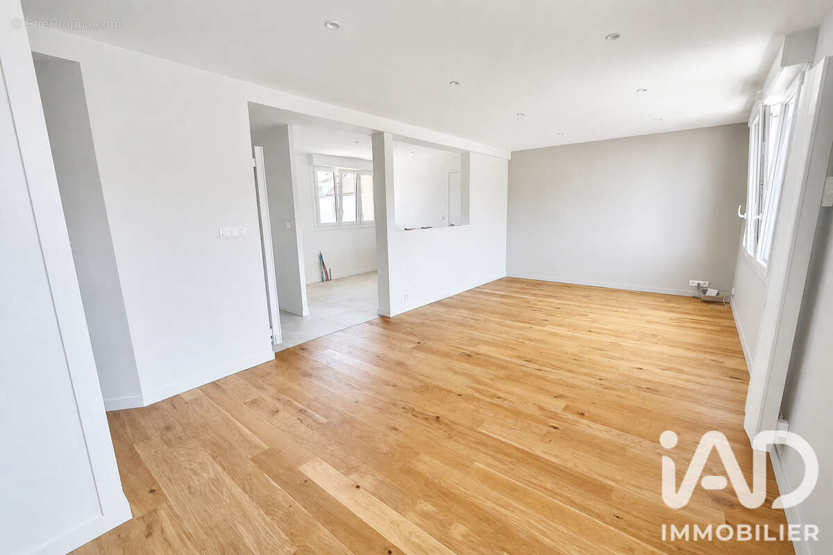 Maison 83 m² à Laval  - photo 2