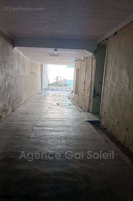 Maison à NISSAN-LEZ-ENSERUNE