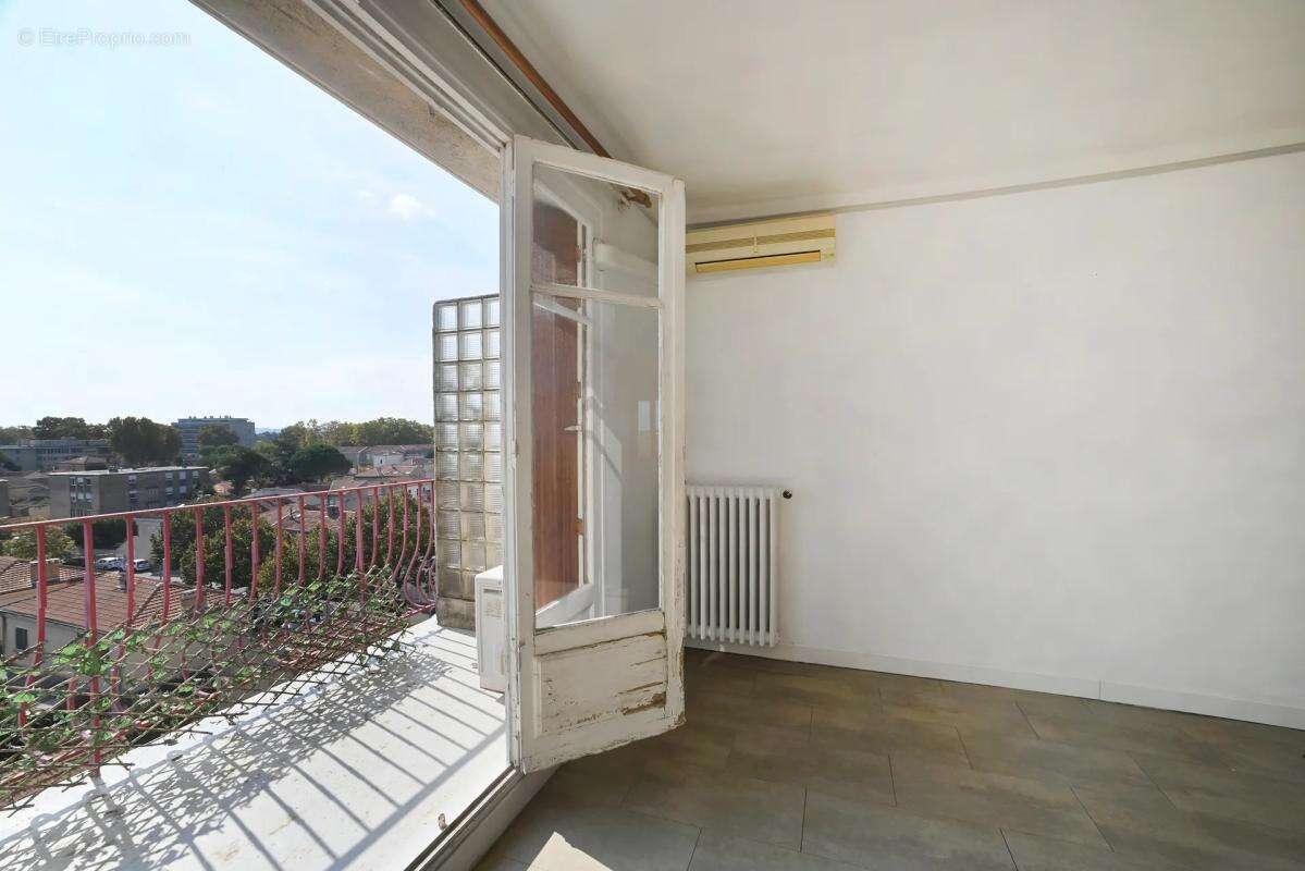 Charmant 3 pièces avec balcon au dernier étage à Avignon - photo 2