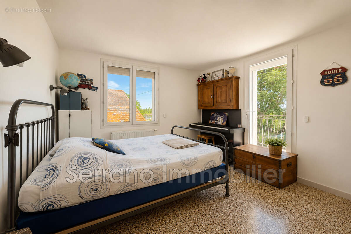 Maison 400 m² à Le Tholonet  - photo 6