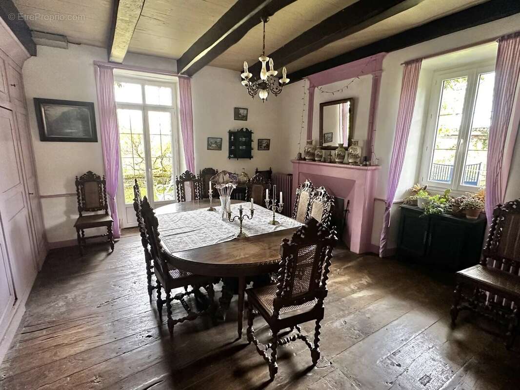 Maison à SAINT-FRONT