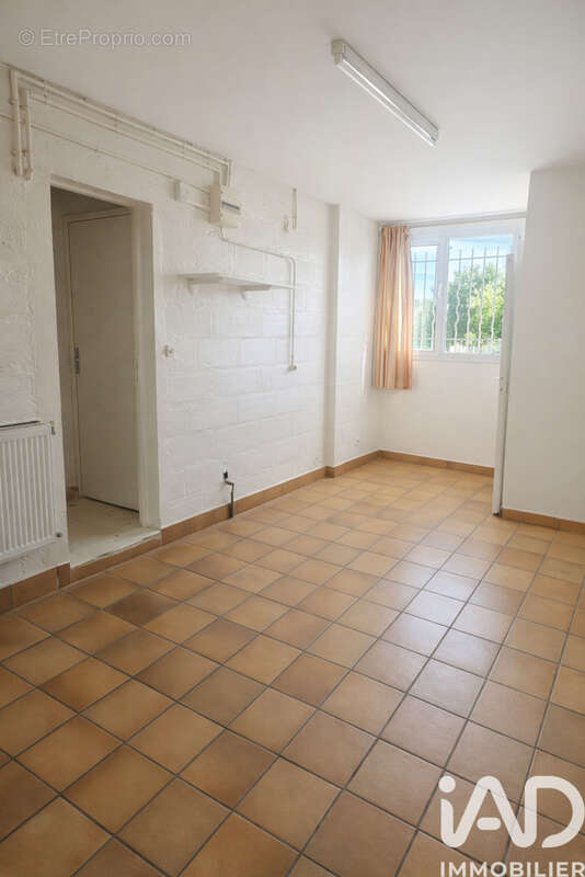 Photo 6 - Maison à LE HAILLAN