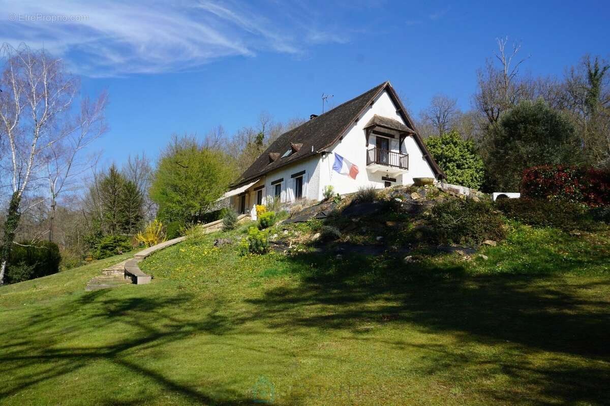 Maison à CORGNAC-SUR-L'ISLE