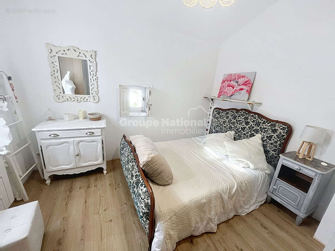 Maison à CAMARET-SUR-AIGUES