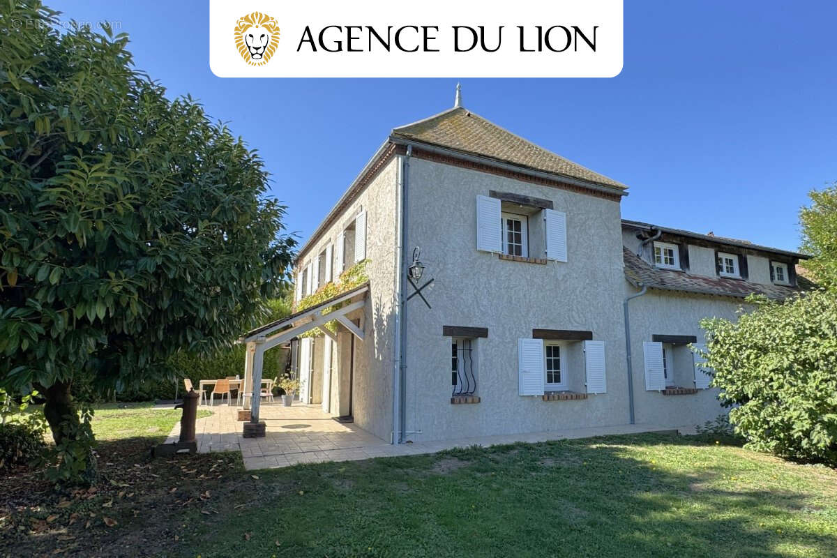 Maison à CHERISY