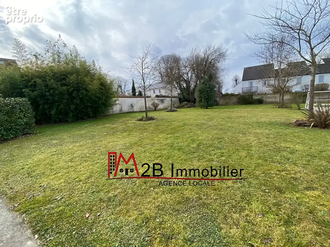 Terrain a batir de 727 m² - rare sur le secteur - photo 2