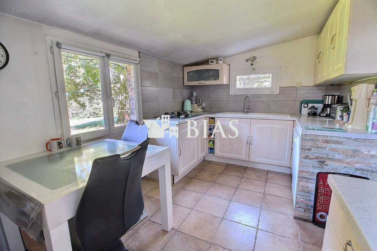 Maison à NEUVILLE-FERRIERES